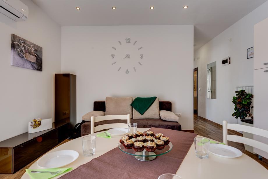 Apartman Tika  Pula Bagian luar foto